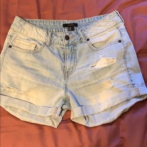Distressed mid rise shorts